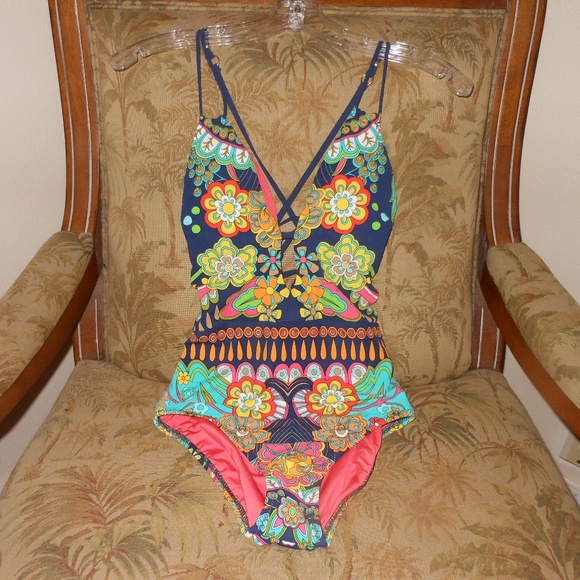 NANETTE LEPORE Utopia Goddess Swimsuit--Size--XS - Picture 5 of 7